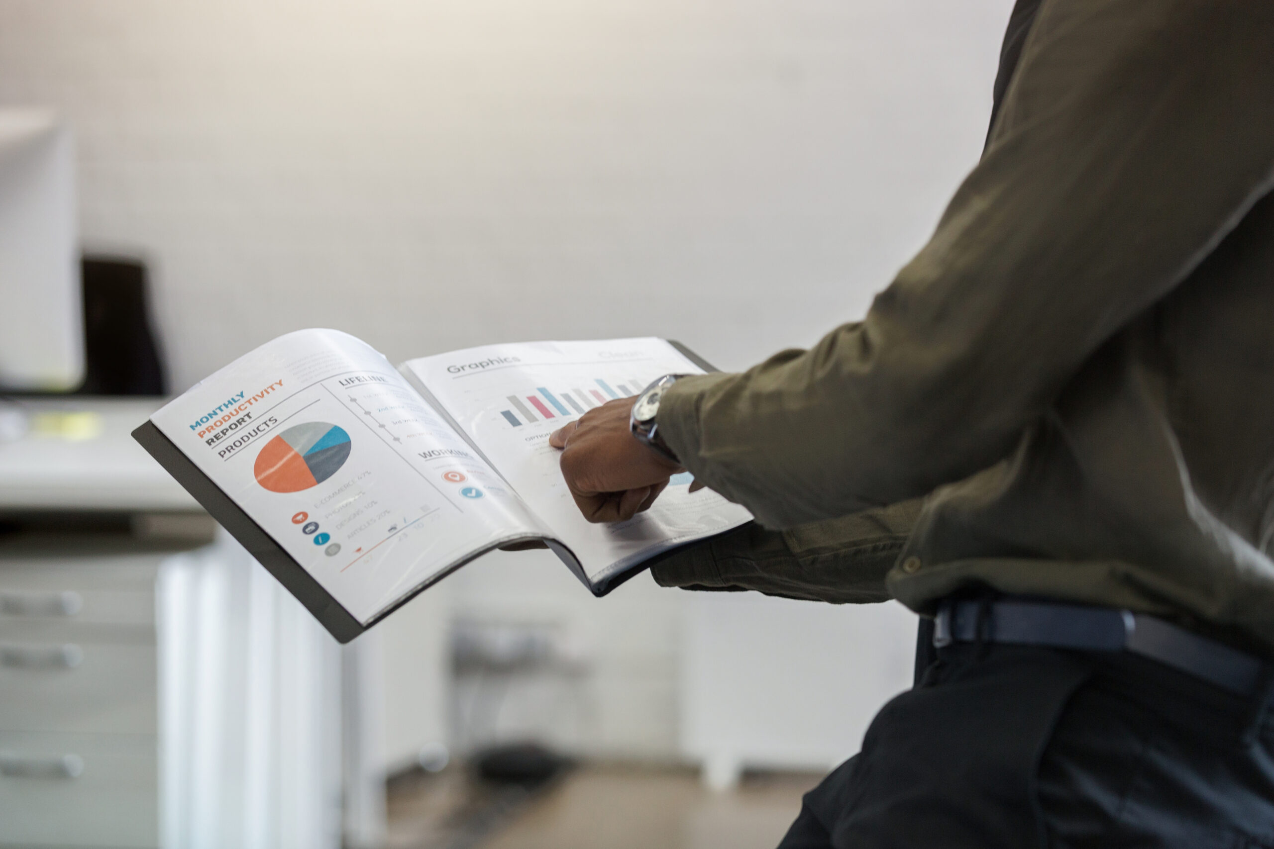 创办银行还是收购现有银行